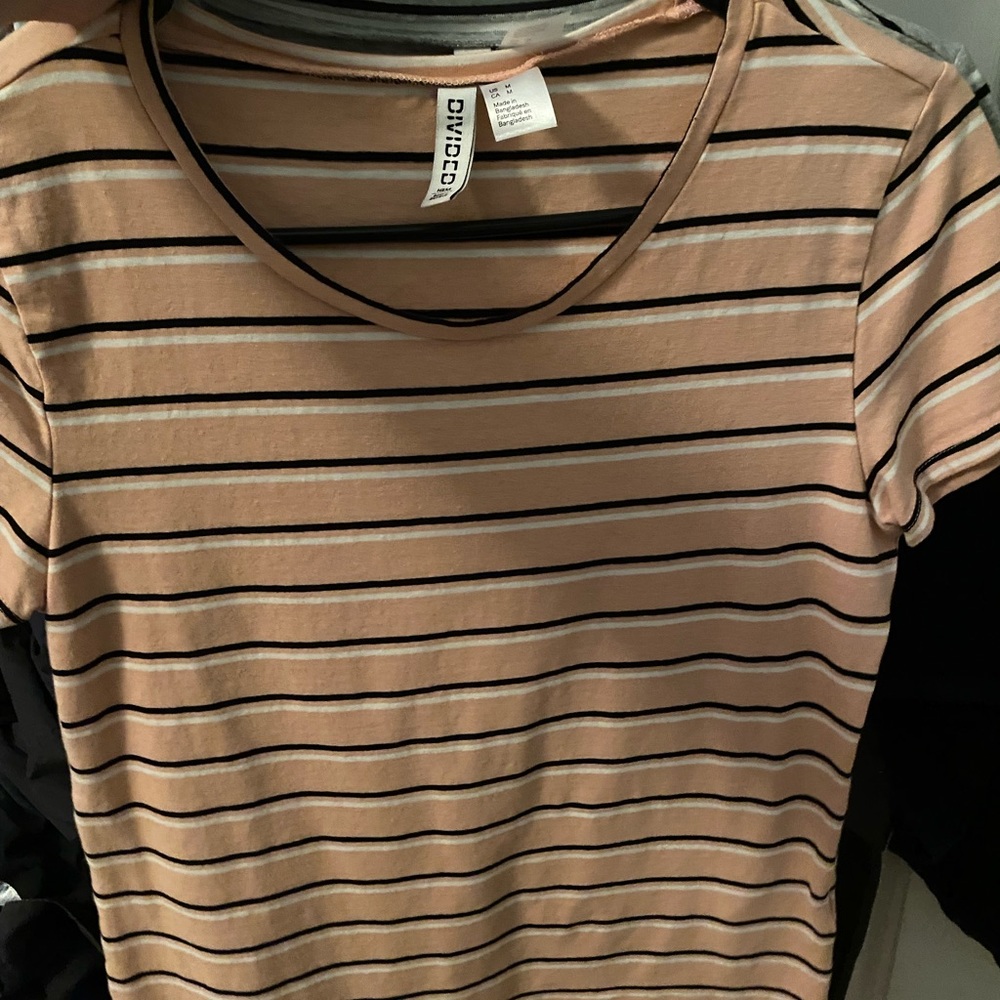 H&M t-shirt NWOT